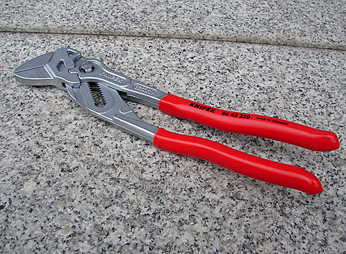 KNIPEXプライヤーレンチベントモデル