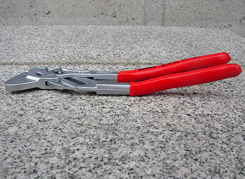 KNIPEXプライヤーレンチベントモデル
