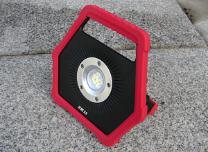 SK11乾電池式LED投光器