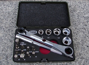 TONE限定オリーブグリーン