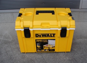 DeWALTクーラーボックス