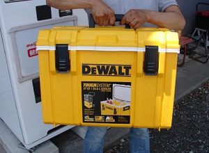 DeWALTクーラーボックス
