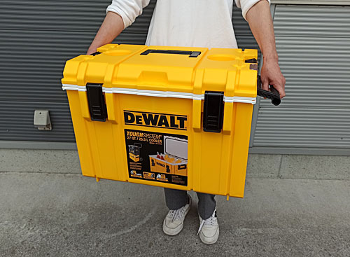 DeWALTタフシステムクーラーボックス